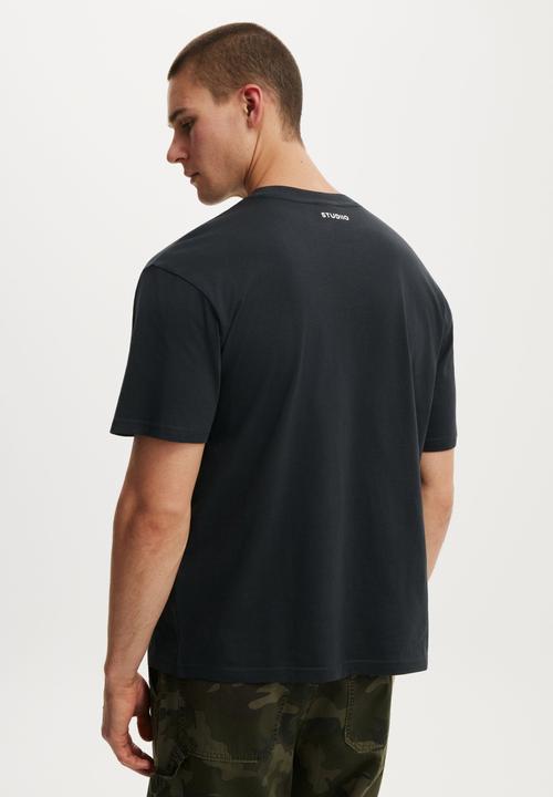 Cotton On - Everyday Fit Graphic T-Shirt - Washed Black / Carrots