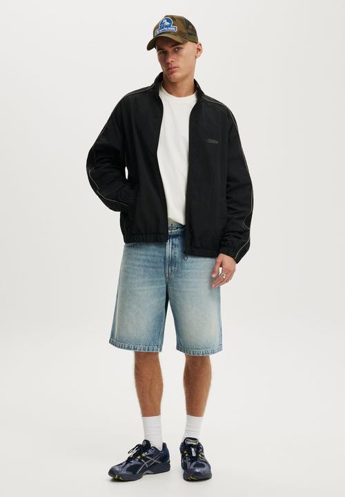 Cotton On - Panelled Spray Jacket - Black / White