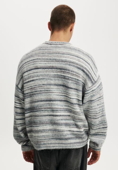 Cotton On - Box Fit Fuzzy Crew Knit - Grey Stripe