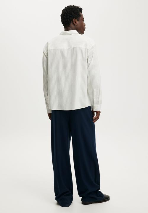Cotton On - Super Baggy Pleated Pant - Navy Pinstripe