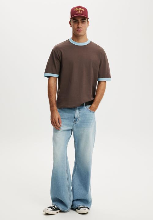 Cotton On - Cropped Fit T-Shirt - Washed Chocolate/Powder Blue Ringer