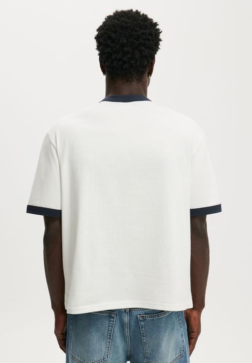 Cotton On - Cropped Fit T-Shirt - Vintage White/True Navy Ringer