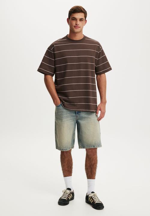 Cotton On - Box fit T-shirt - washed chocolate / corsage stripe