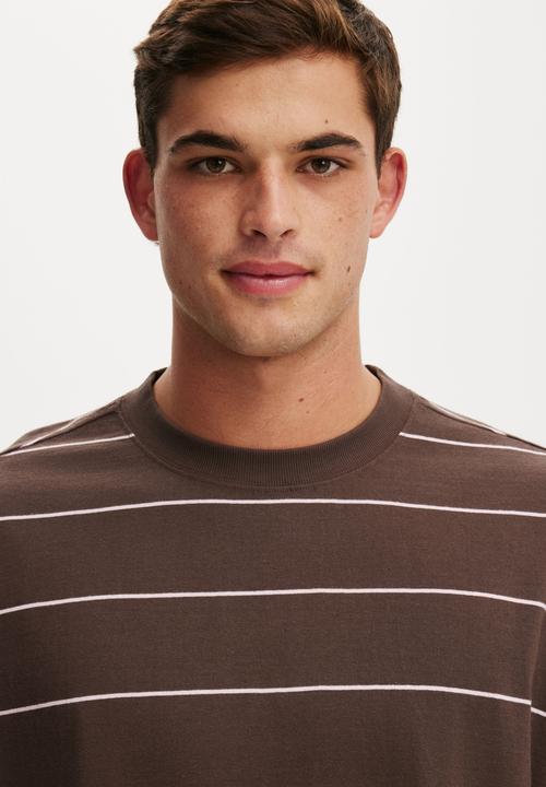 Cotton On - Box fit T-shirt - washed chocolate / corsage stripe