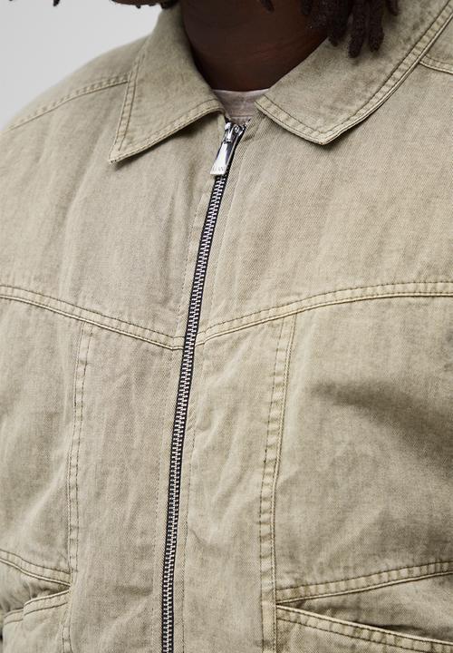 boohooMAN - Regular Fit Washed Twill Pocket Collared Bomber Jacket - Olive
