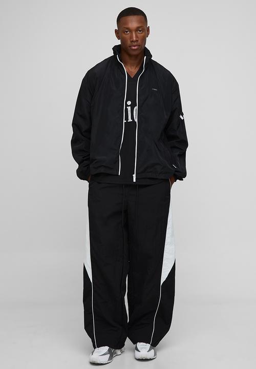 boohooMAN - Regular Fit Lightweight Nylon Funnel Neck with Hood Windbreaker Jacket-Black