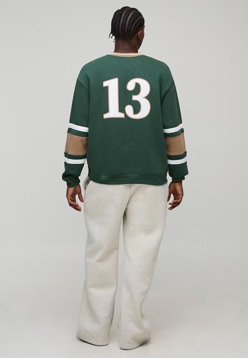 boohooMAN - Oversized V Neck Aspen Sweatshirt - Forest