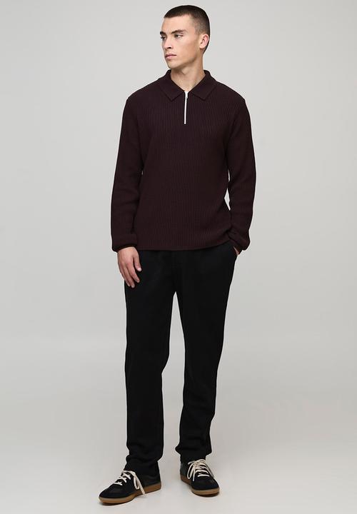 boohooMAN - Regular Fit 1/4 Zip Rib Long Sleeve Knitted Polo - Chocolate