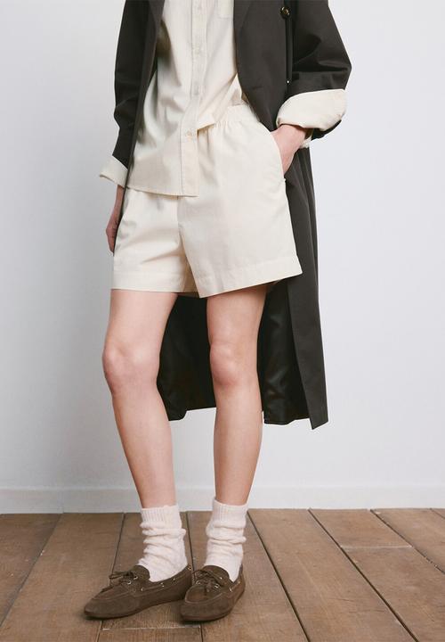 MANGO - Shorts franca- light beige