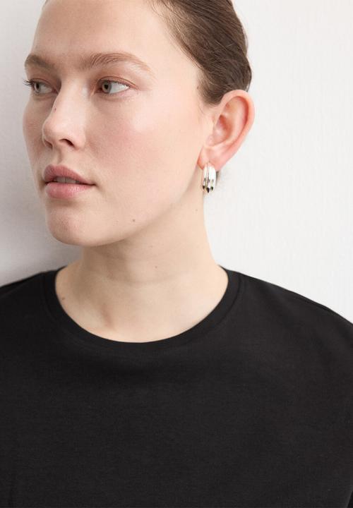 MANGO - T-shirt riti - black