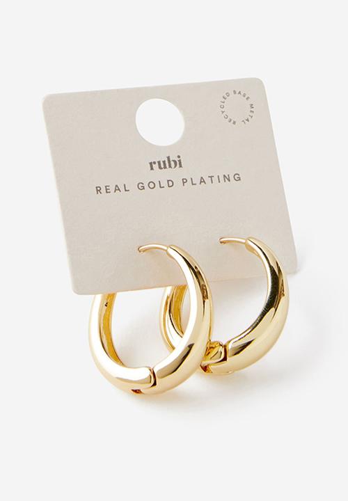 Rubi - Large smooth tapered hoop earring - gold plated