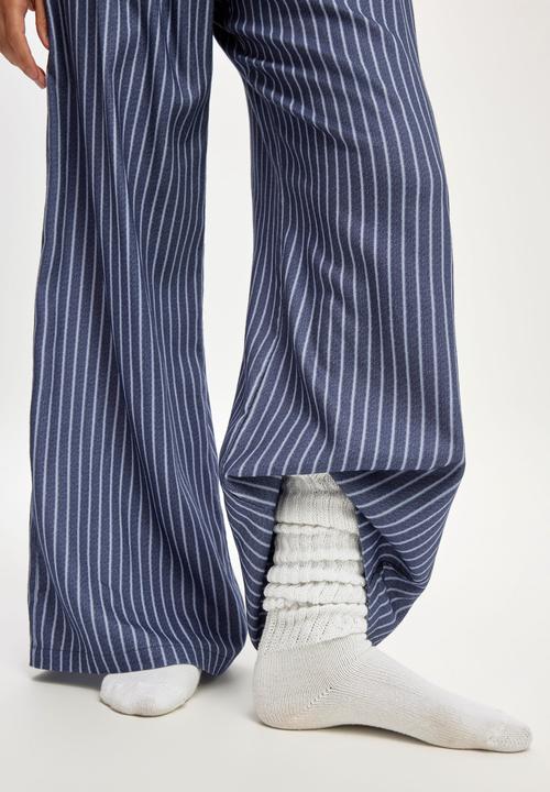 Cotton On - Cosy soft flannel wide leg pant - gerry stripe steely blue