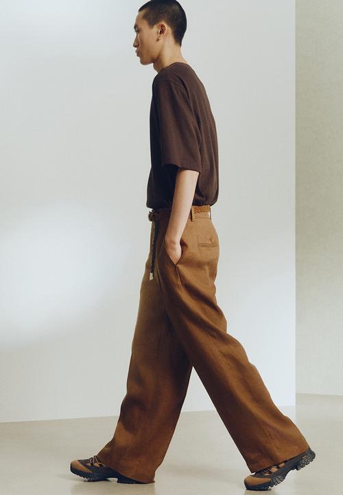 H&M - H&M Atelier: Loose fit linen-blend henley top - dark brown