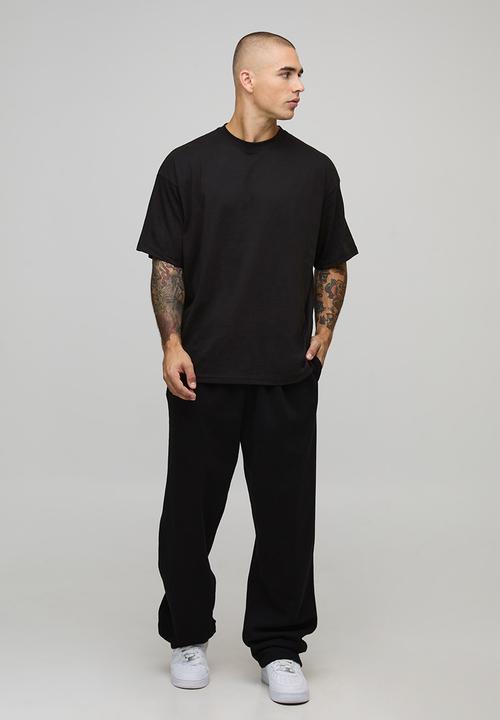 boohooMAN - Basic Oversized Extended Neck T-Shirt - Black