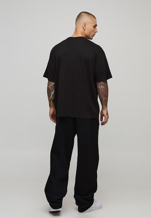 boohooMAN - Basic Oversized Extended Neck T-Shirt - Black