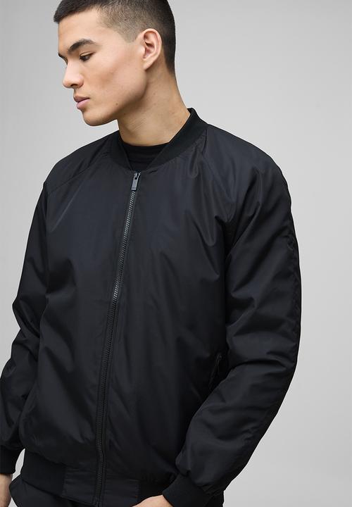 boohooMAN - Regular Fit Lightweight Nylon Raglan Bomber Jacket - Black