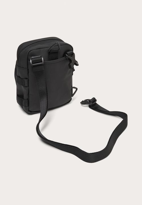 Oakley - Rover Crossbody - Black