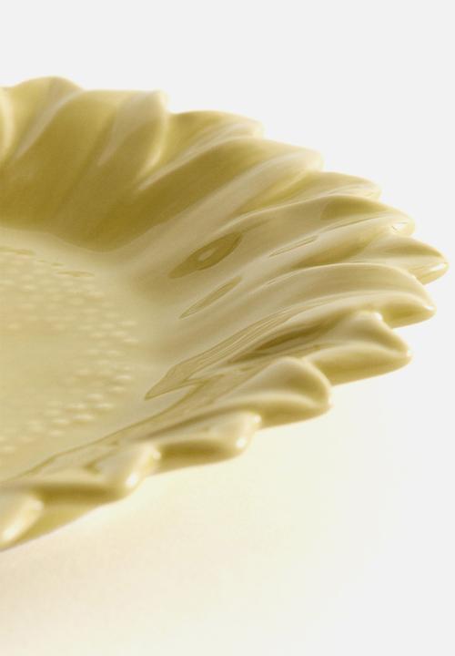 H&M - Sunflower-shaped mid plate - yellow