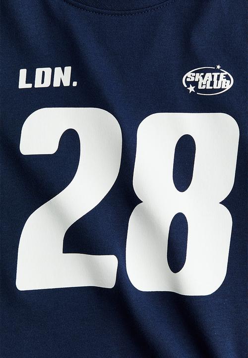 H&M - Printed T-shirt - dark blue skate club