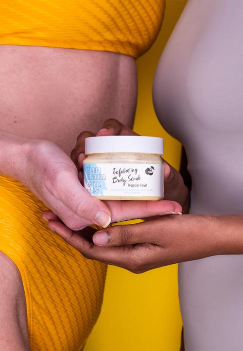 Fundamentals Skincare - Exfoliating Body Scrub - Tropical Fruit