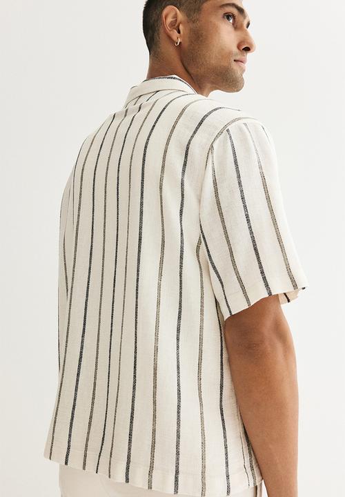 H&M - Regular fit linen-blend resort shirt - white/striped