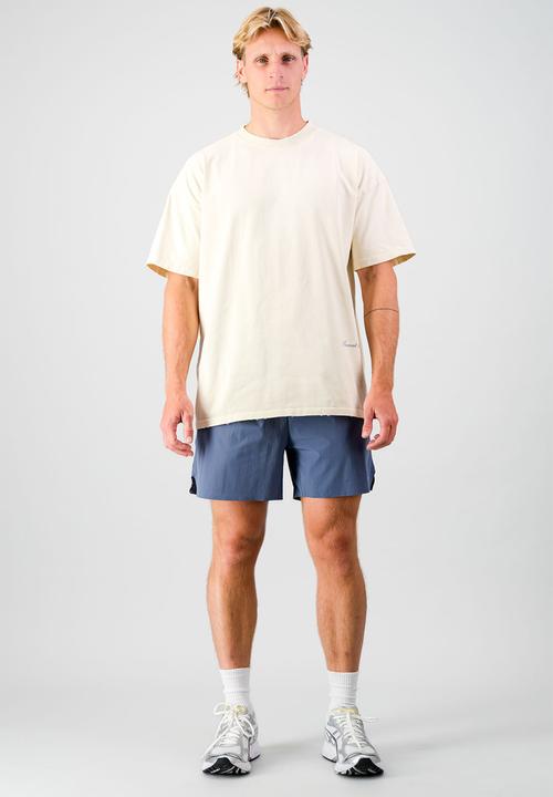 Burnt  - Ultra Heavy Tee - Butter Yellow