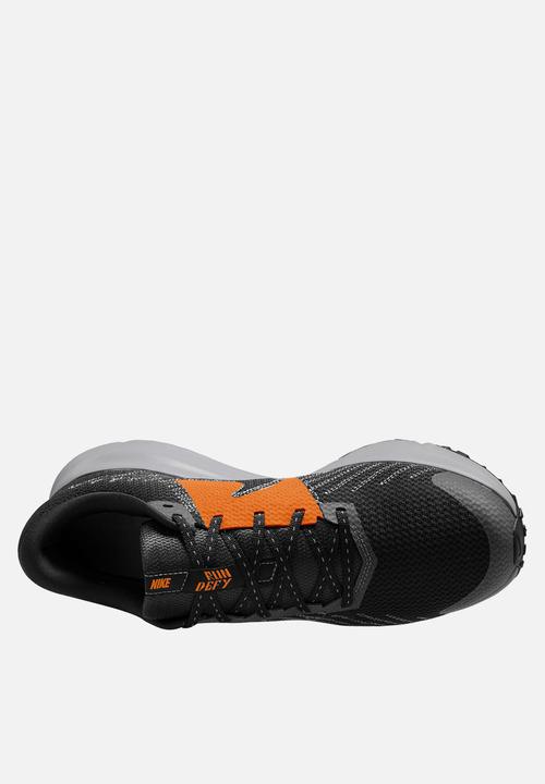 Nike - Nike Run Defy