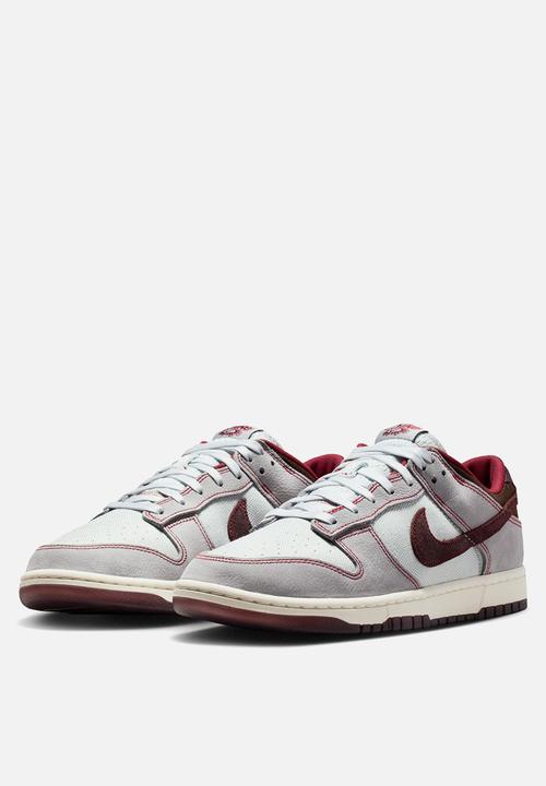 Nike - Nike Dunk Low Retro SE