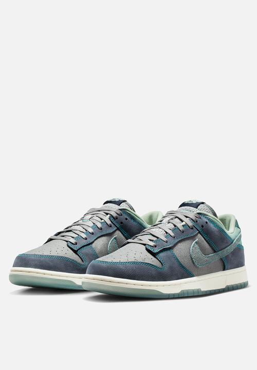 Nike - Nike Dunk Low Retro SE