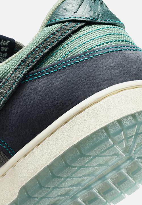 Nike - Nike Dunk Low Retro SE
