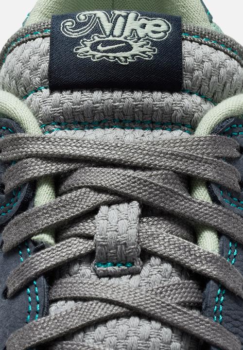 Nike - Nike Dunk Low Retro SE