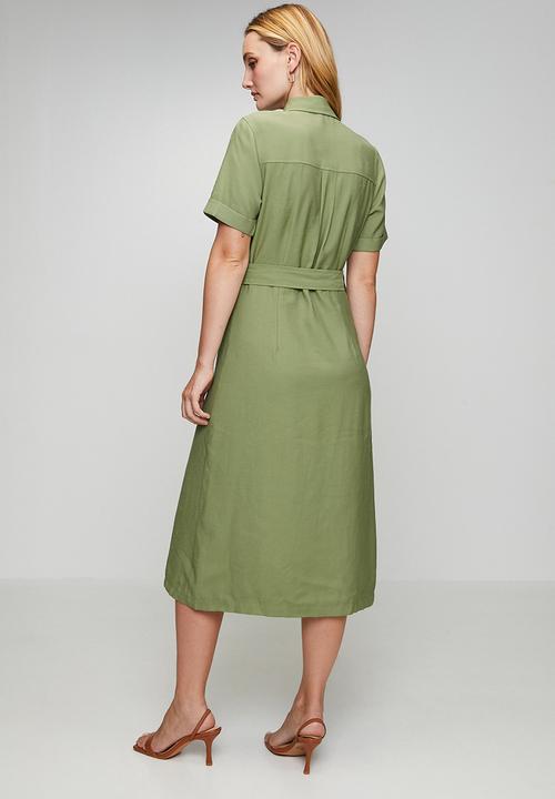 Izabel London - Snap Button Through Maxi Dress With Front Pockets With Flaps - Khaki