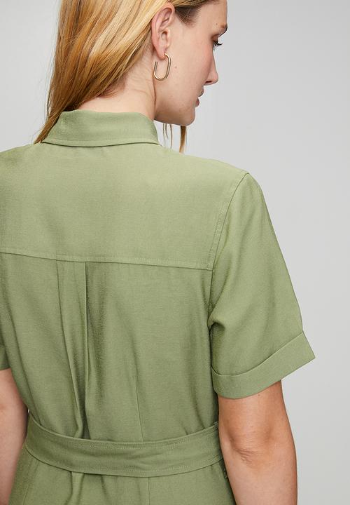 Izabel London - Snap Button Through Maxi Dress With Front Pockets With Flaps - Khaki