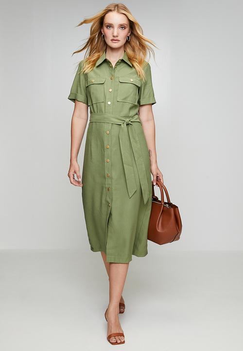 Izabel London - Snap Button Through Maxi Dress With Front Pockets With Flaps - Khaki