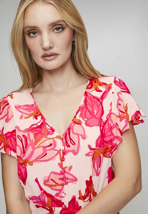 Stella Morgan - Cap Sleeve V-Neck Multi Tier Maxi Dress With Waist Tie Belt - Red