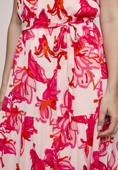 Stella Morgan - Cap Sleeve V-Neck Multi Tier Maxi Dress With Waist Tie Belt - Red