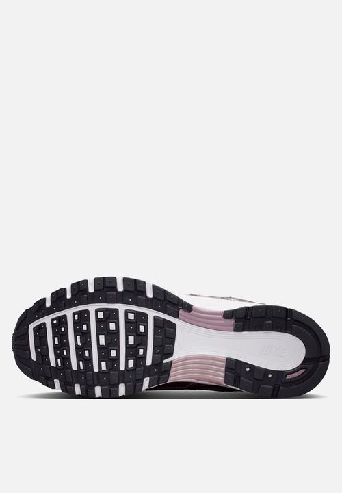 Nike - Nike P-6000