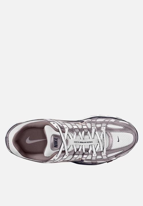 Nike - Nike P-6000