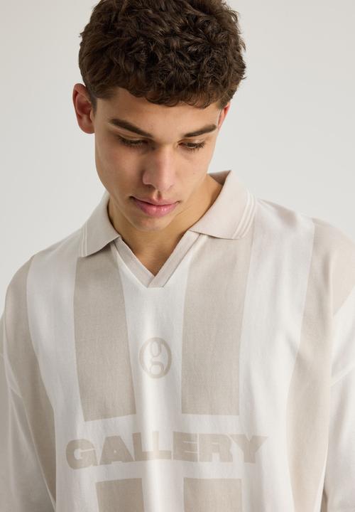 Factorie - Open Gallery Cropped Sports Jersey - Og Cloud/Pumice Gallery City