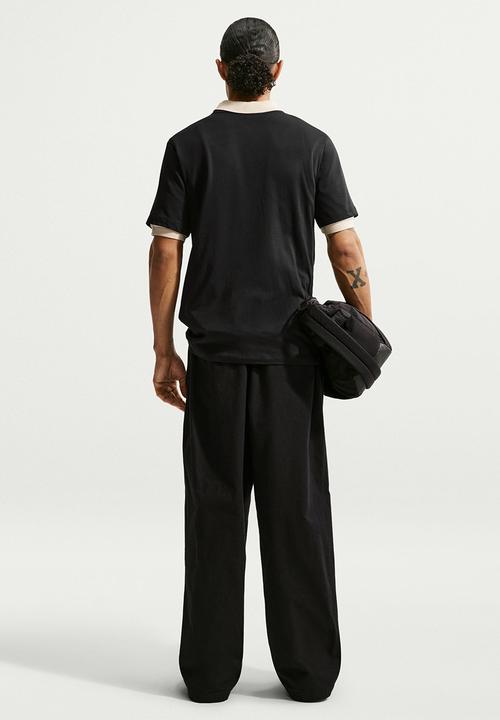 Nike - NSW Celebrate Brand Tee  - Black