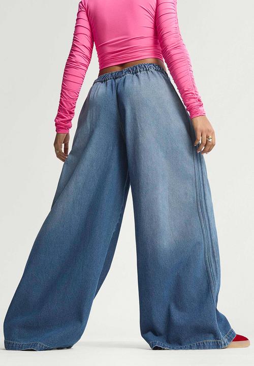 adidas Originals - P Ess Denim Trackpants - Medium Vintage Denim