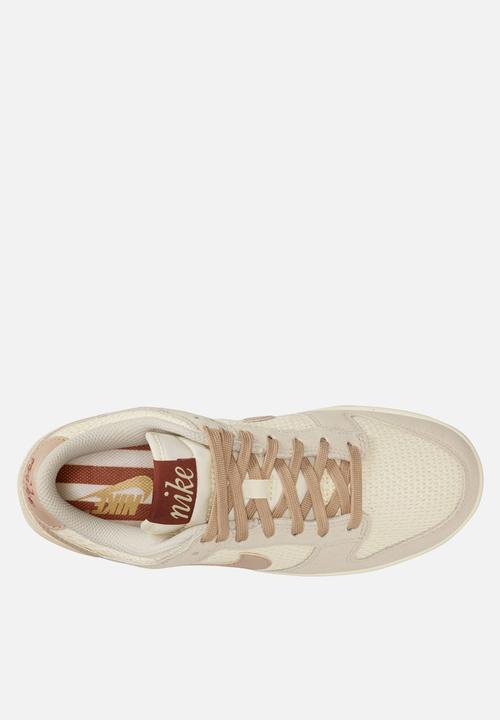 Nike - Nike Dunk Low SE