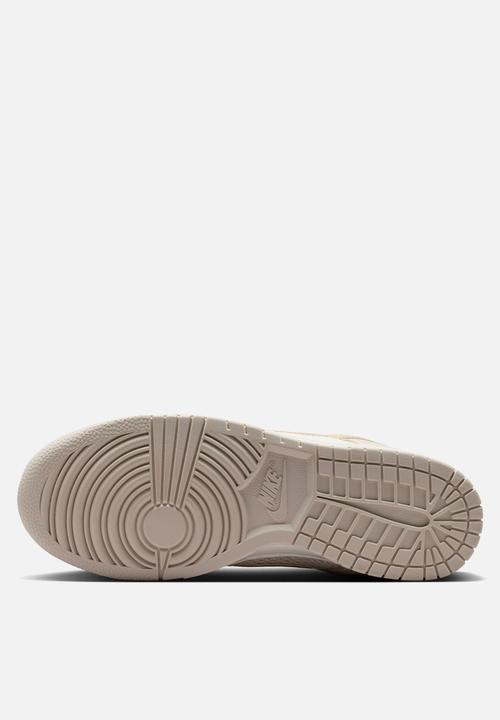 Nike - Nike Dunk Low SE