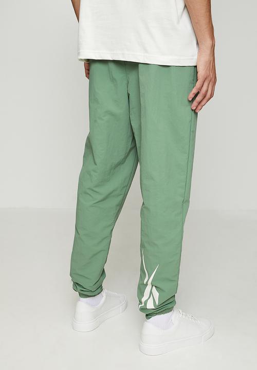 Reebok - CL F FR TRACKPANT - FIELD GREEN/VINTAGE CHALK