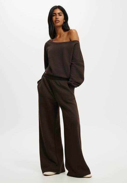 Cotton On - Relaxed Off Shoulder Sweatshirt - Dark Oak