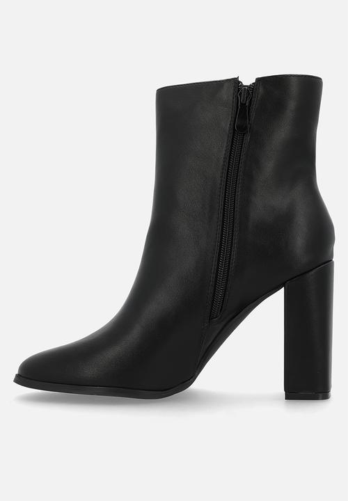 Miss Black - Shania 7 chelsea block heel ankle boot - black
