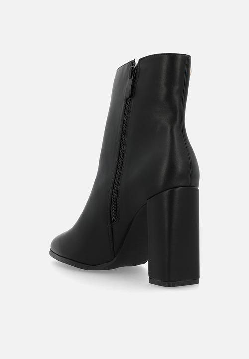 Miss Black - Shania 7 chelsea block heel ankle boot - black