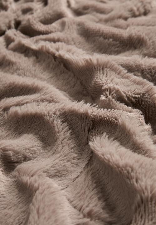 H&S - Lustra Faux Fur Throw 160cm x 130cm Coffee