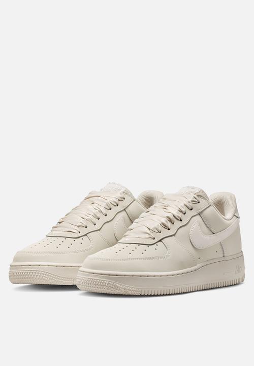 Nike - Nike Air Force 1 Retro Premium