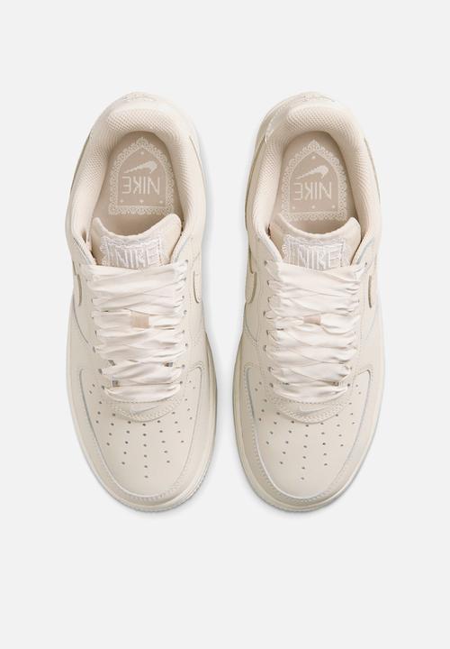 Nike - Nike Air Force 1 Retro Premium
